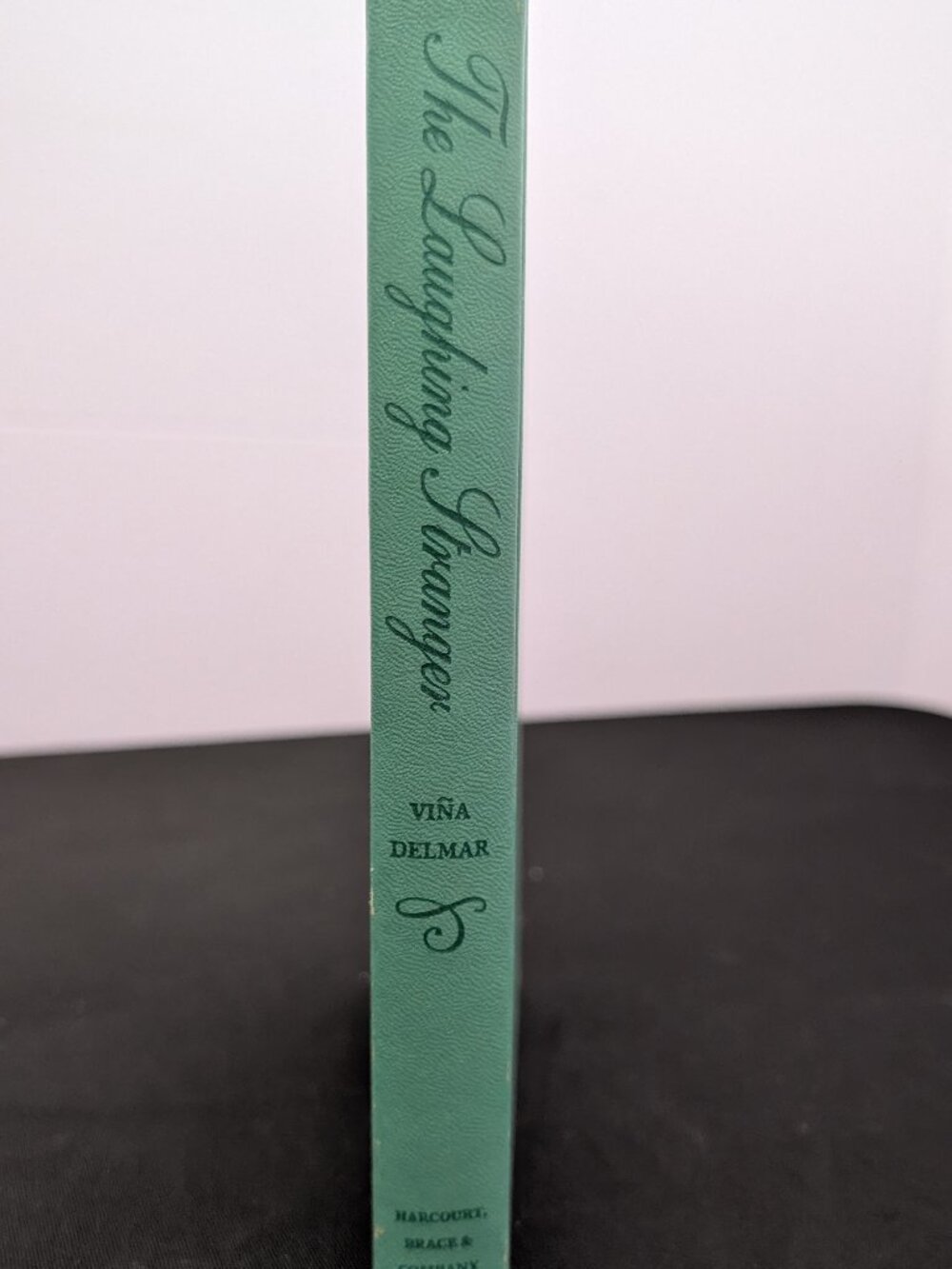 BOOK Vintage 1953 The Laughing Stranger by Vina Delmar Hardback